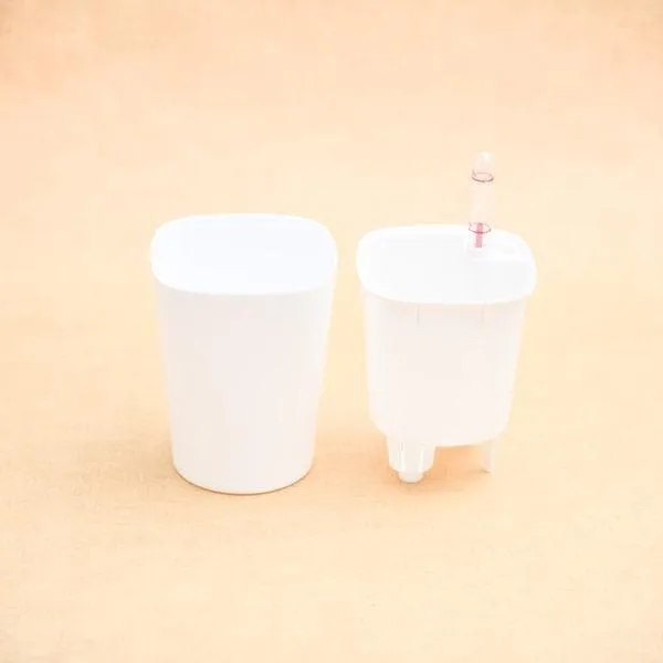 4 inch (10 cm) GW 03 Self Watering Round Plastic Planter (White) (Set of 3)