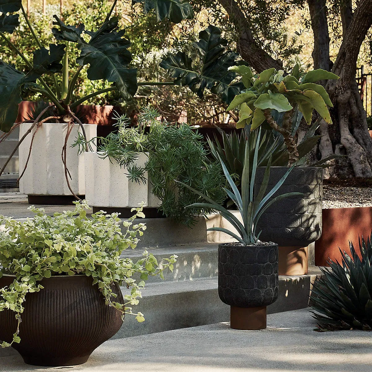 DEL MAR BROWN CLAY INDOOR/OUTDOOR PLANTER 14"