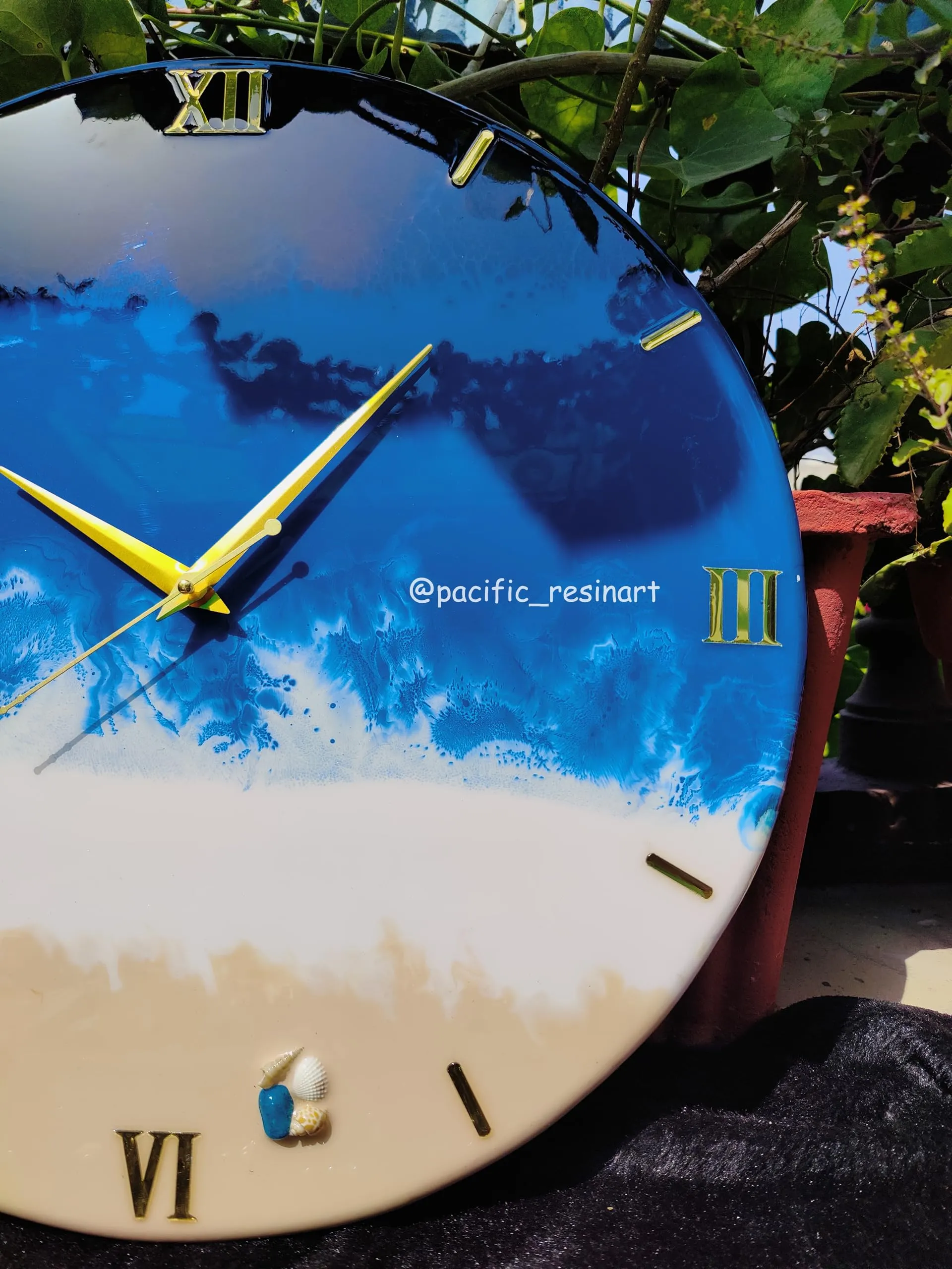 Heaven Furnitures Wall Clock || Resin Art Wall Clock || Wall Decor || Premium Wall Clock || 22mm Thickness || Quality Verified || Resin Art (Blue Ocean, 50cm x 50cm King Size)