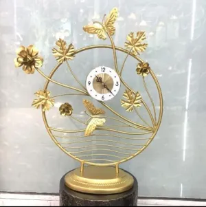 Mokshith Metal Golden Table Clock, Modern Non-Ticking Clock,Battery Operated Silent Quartz Movement Glass Desk Clock for Bedroom Living Room Indoor Decoration Kids (MO-14)