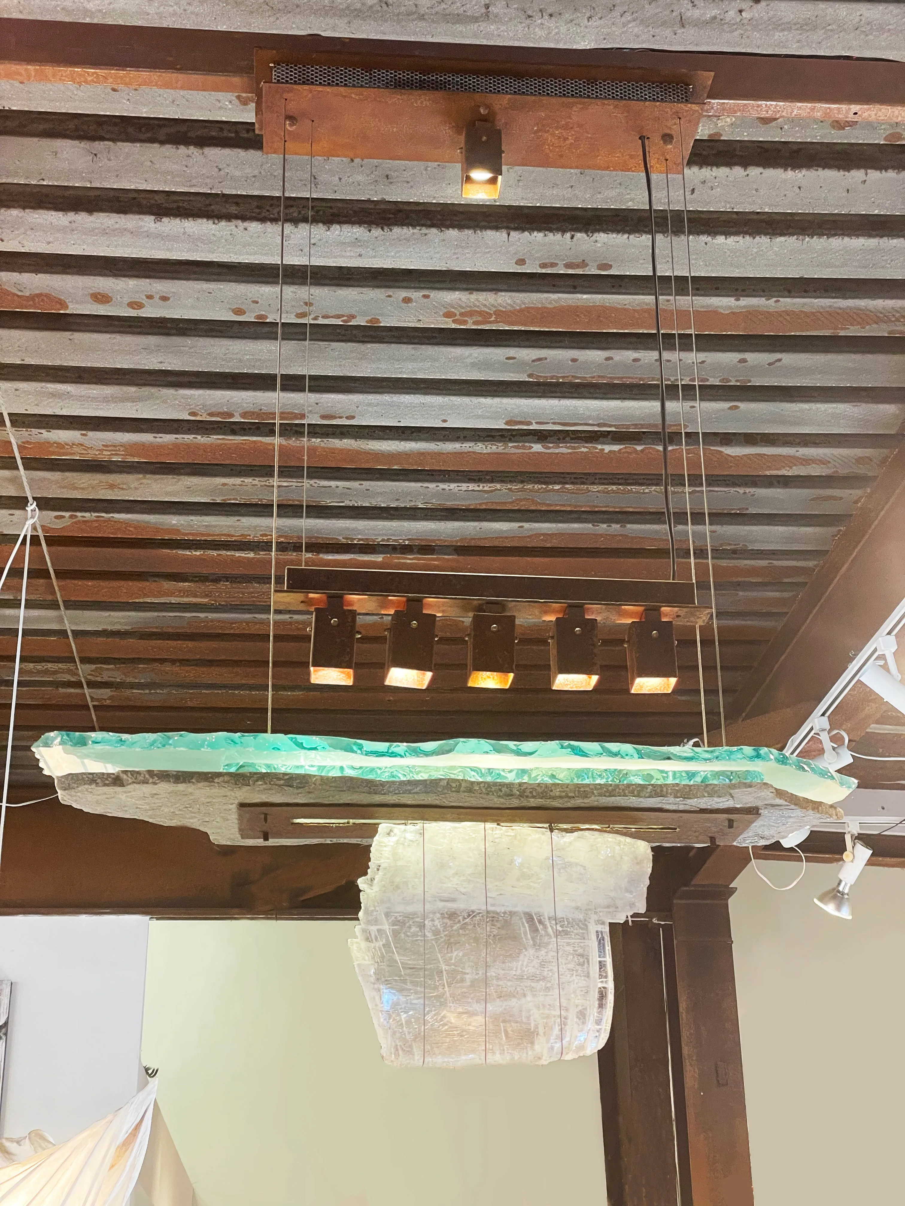 Pat Rhodes, Manta Chandelier