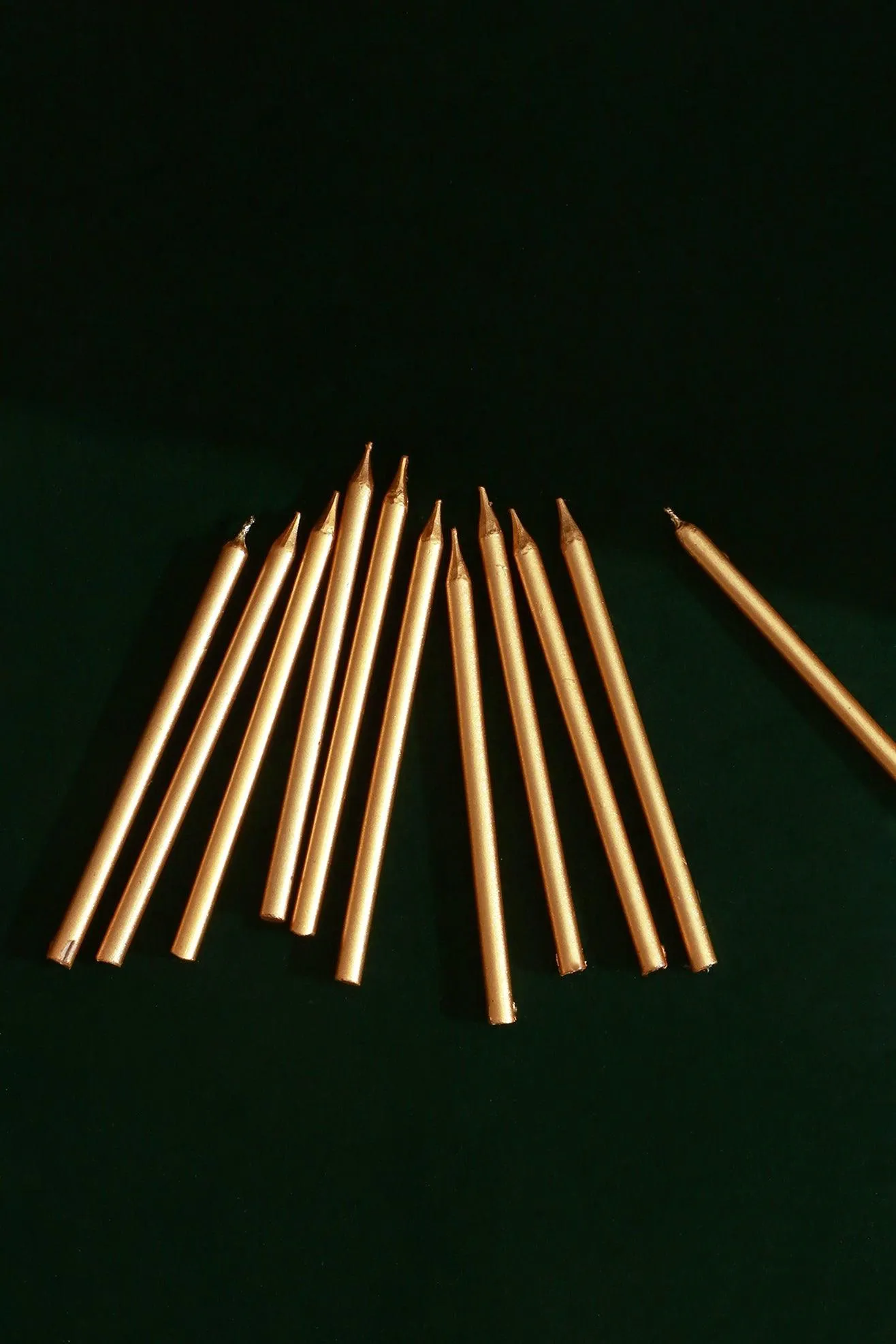 Set of 12 Gold Skinny Candles for Cake Decoration
